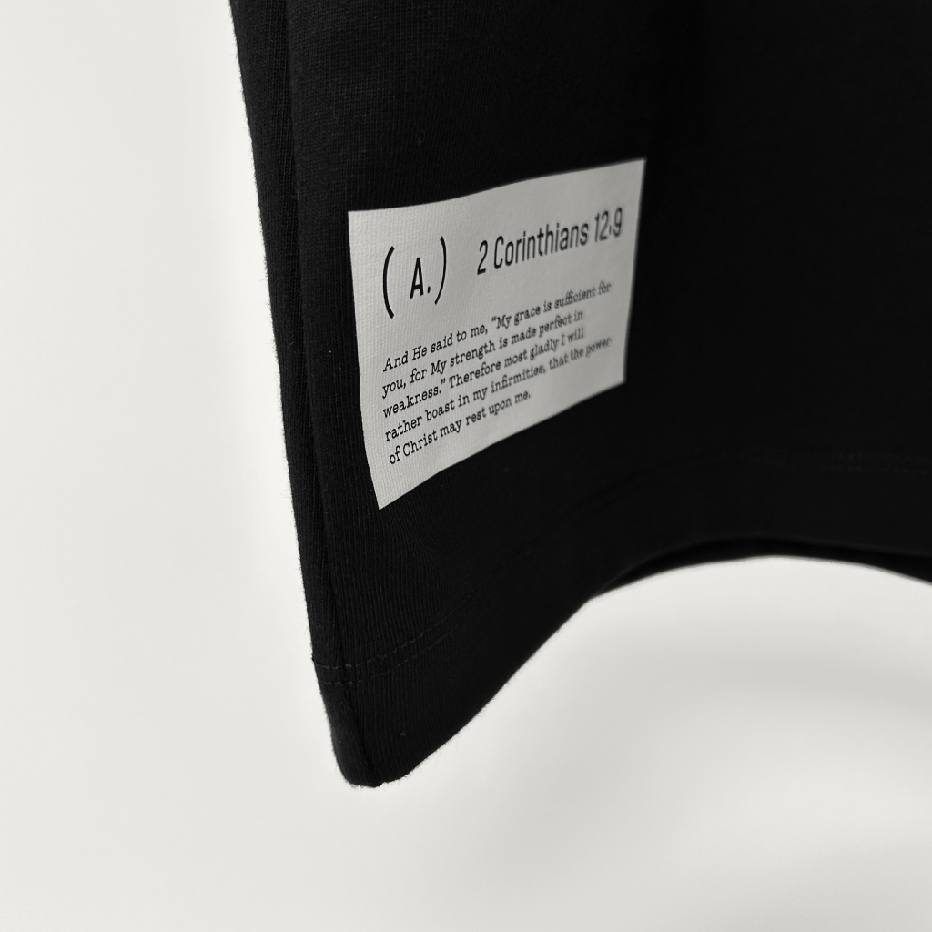 In grace. – Men’s Oversized (Bold)