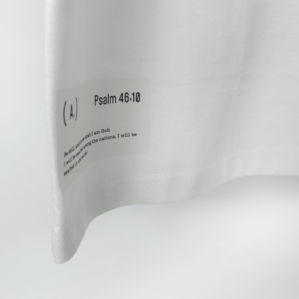 Be still. – Men’s Oversized (Quiet)